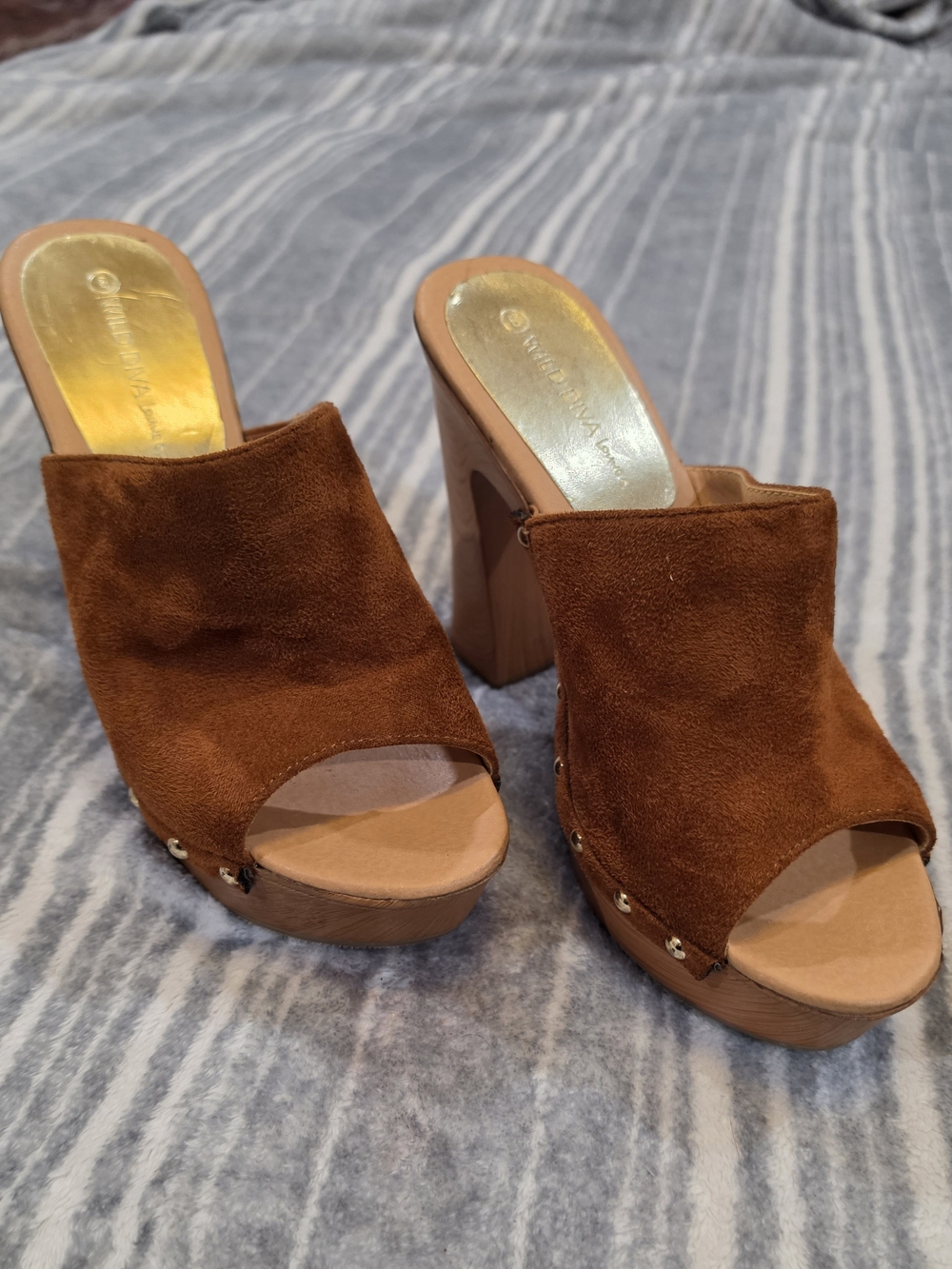 Wild Diva Brown Suede Open-Toe Platform Mules